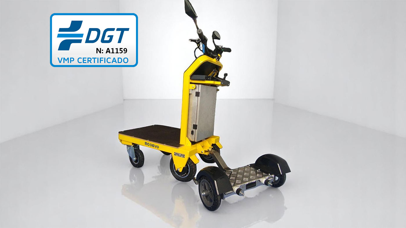 repartidores en patinetes electricos