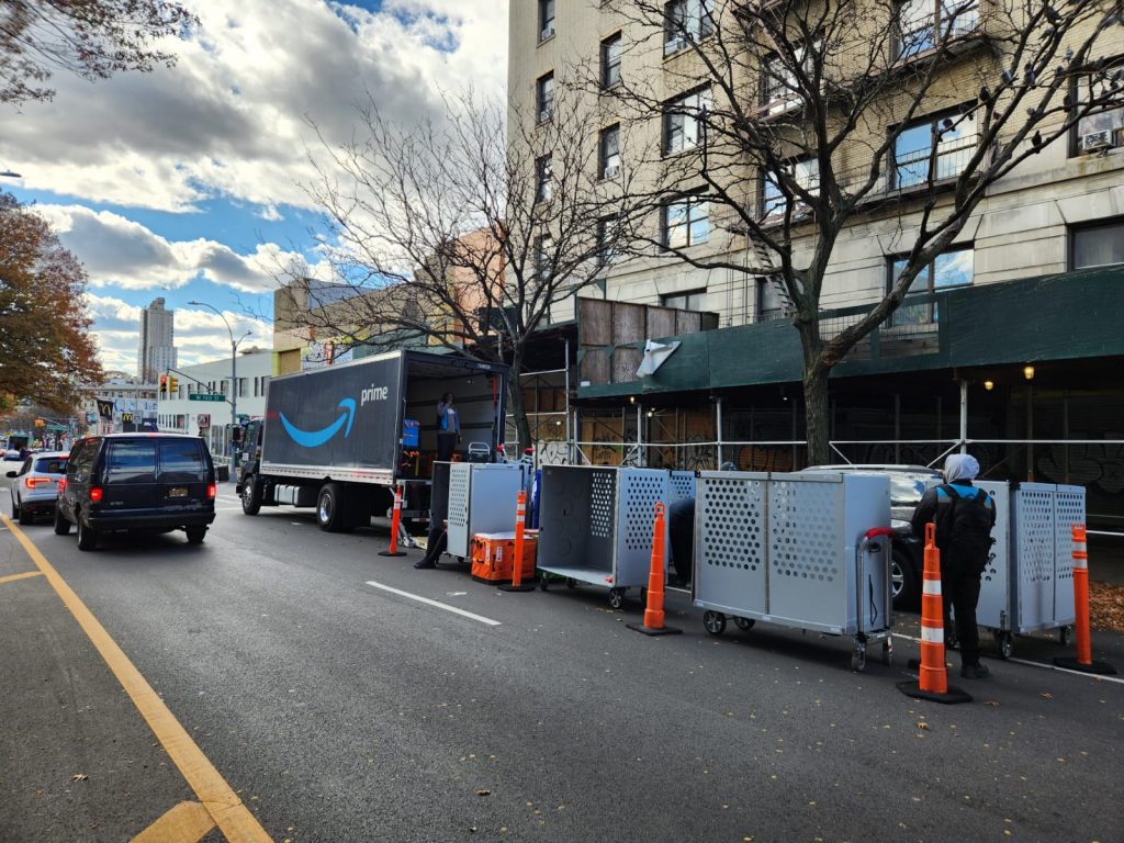 carritos reparto walker amazon nyc manhattan