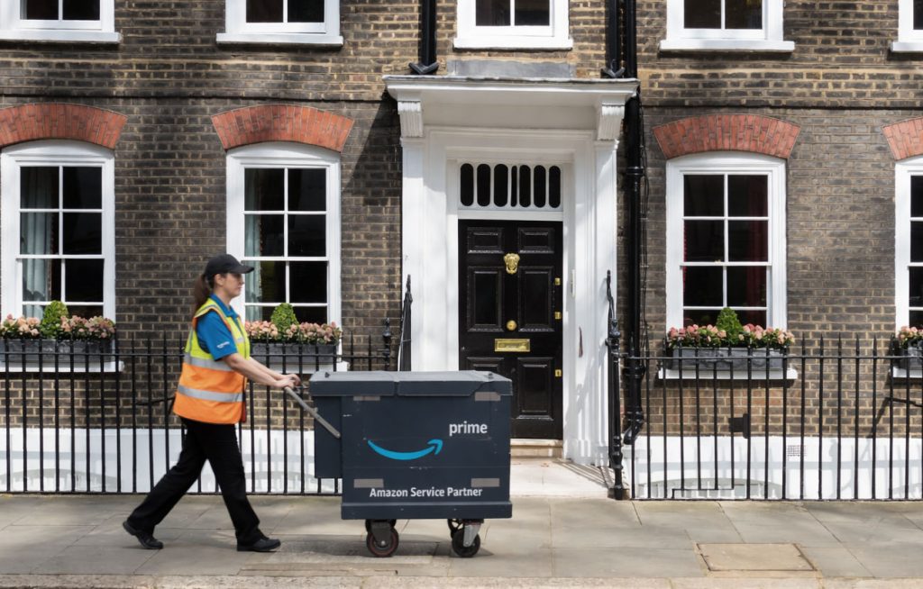 amazon delivery worker dsp london united kingdom